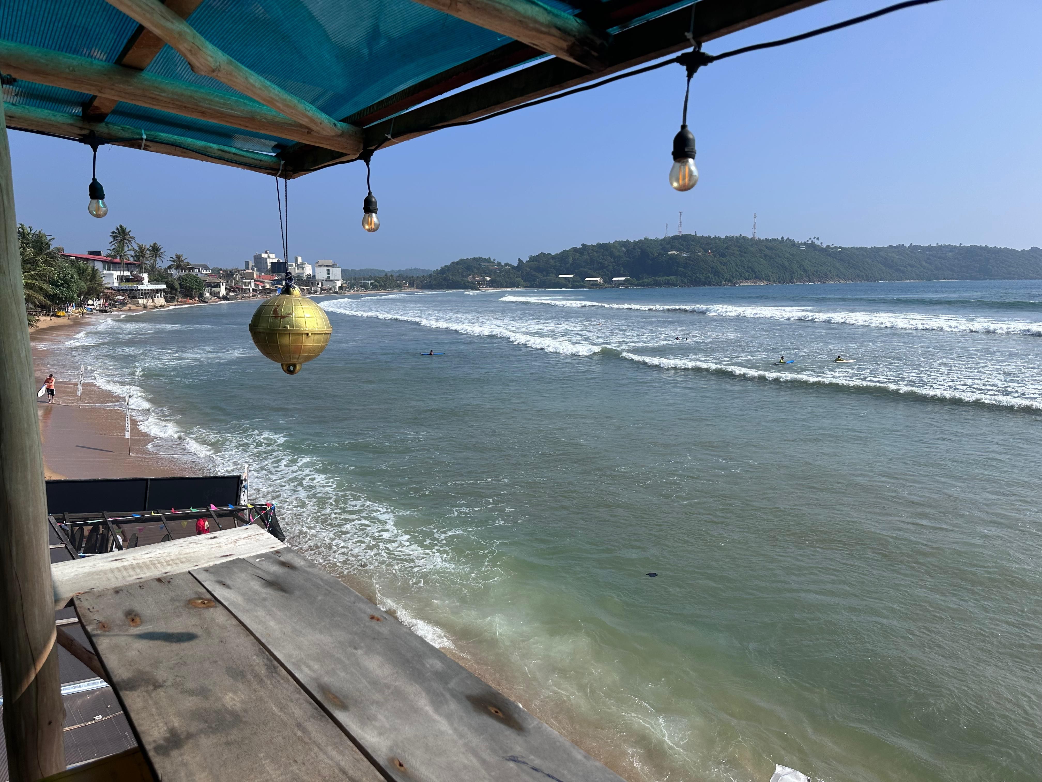 Сёрфинг в Девате: вид на спот (центральная часть)